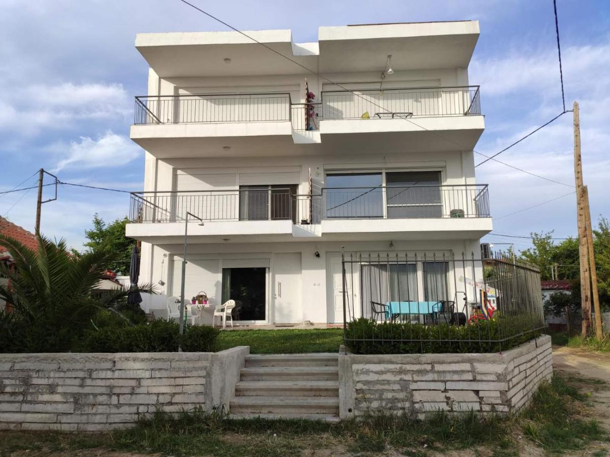 Sunrise View Apartment โอฟรีนีออน ภายนอก รูปภาพ