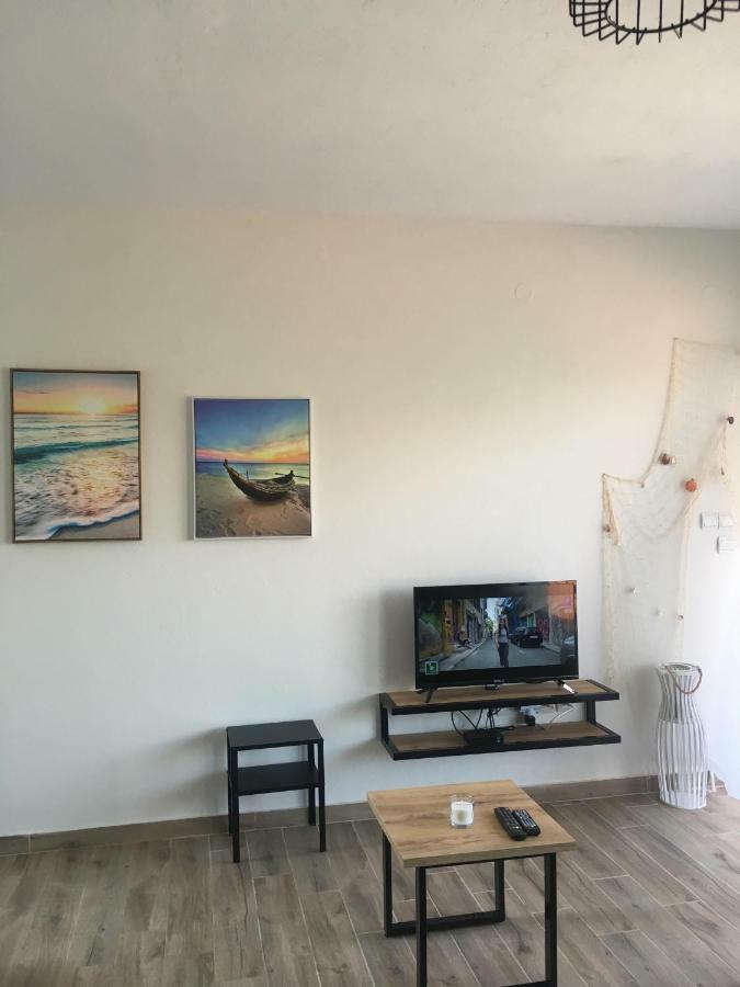 Sunrise View Apartment โอฟรีนีออน ภายนอก รูปภาพ