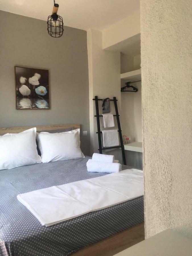 Sunrise View Apartment โอฟรีนีออน ภายนอก รูปภาพ